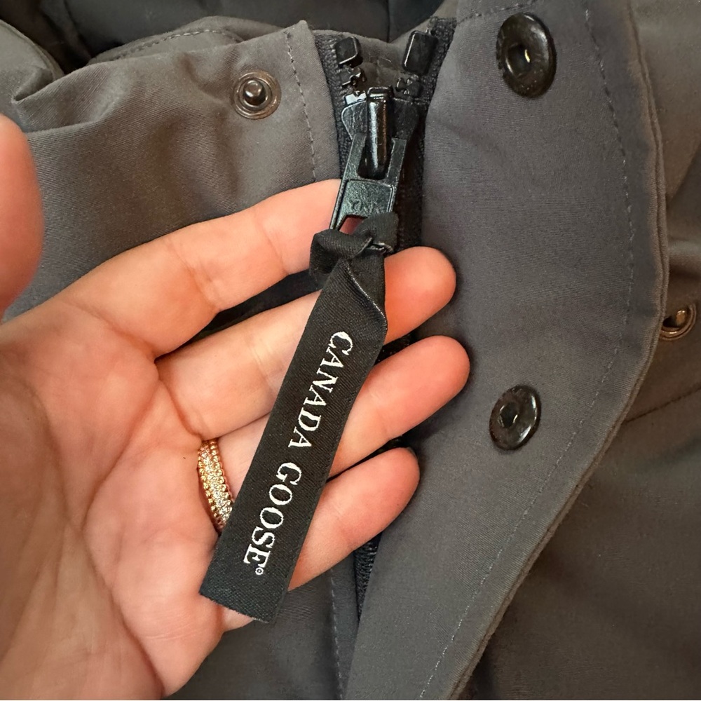 Canada Goose Wyndham Parka Mens Graphite Gray Size XL Real Fur Hood 3808M - Picture 9 of 16